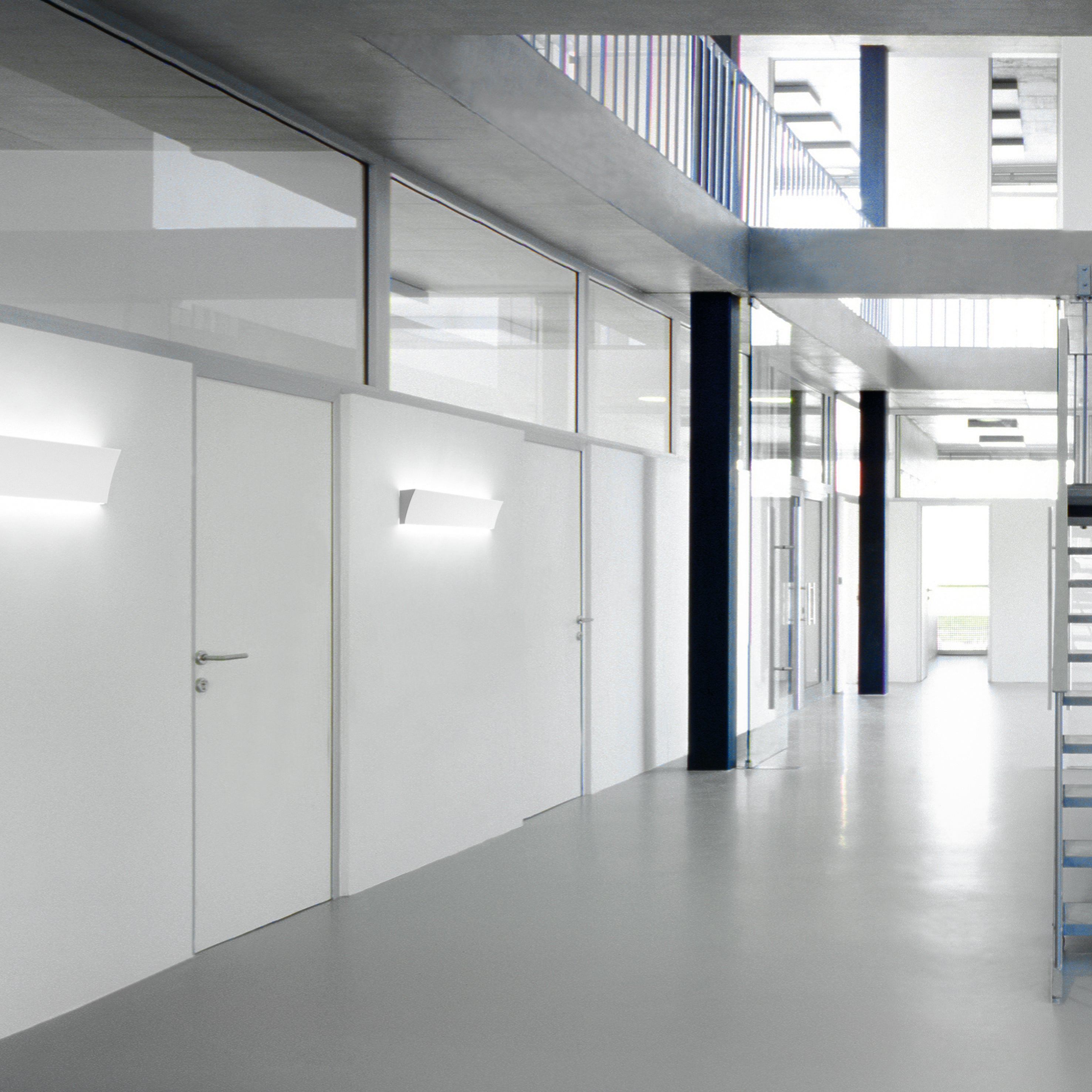 Aplique TAU LED SMD 2x21W 2485lm CRI80 3000K up-down Blanco – Ref. 811C-L3142B-01